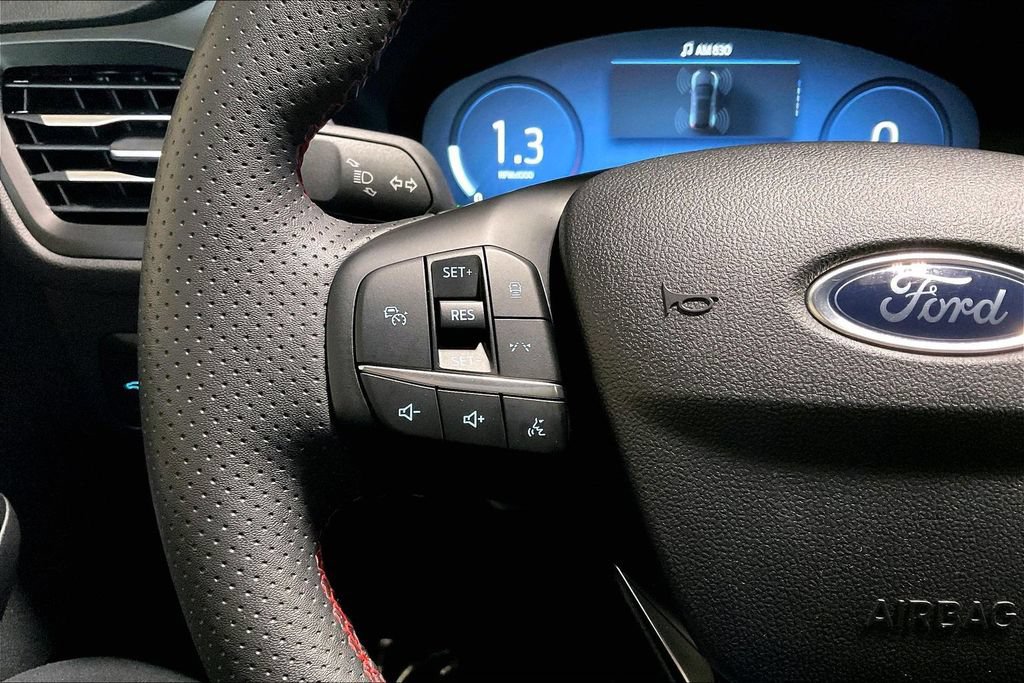 Certified 2025 Ford Escape ST-Line Elite AWD/4WD image 17