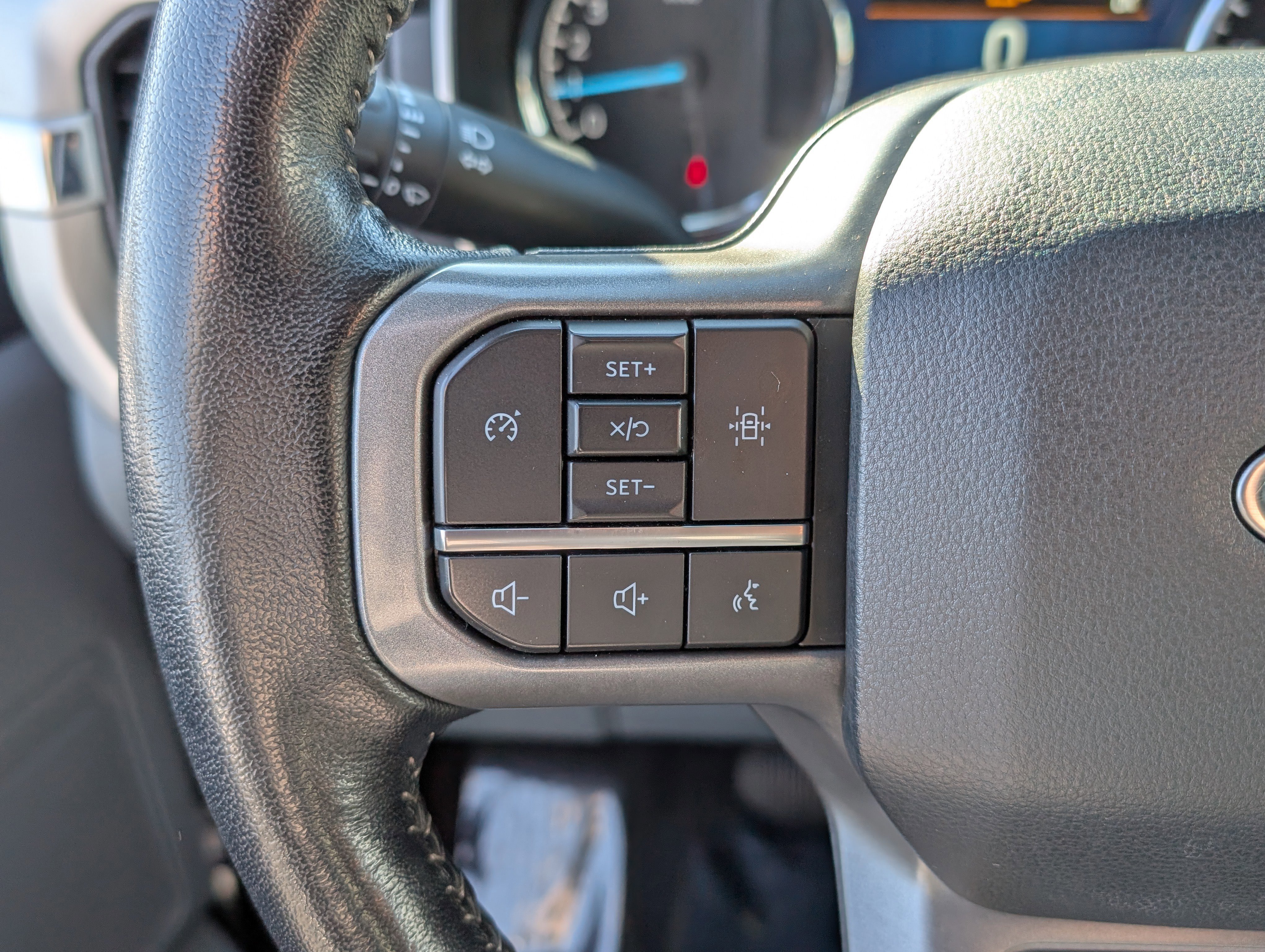 Certified 2022 Ford F150 XLT w/ Equipment Group 302A High image 22