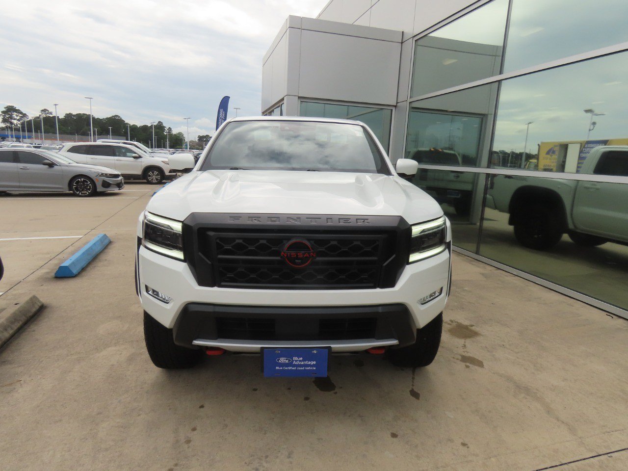 Used 2023 Nissan Frontier PRO-4X w/ Pro-4X Premium Package AWD/4WD image 5