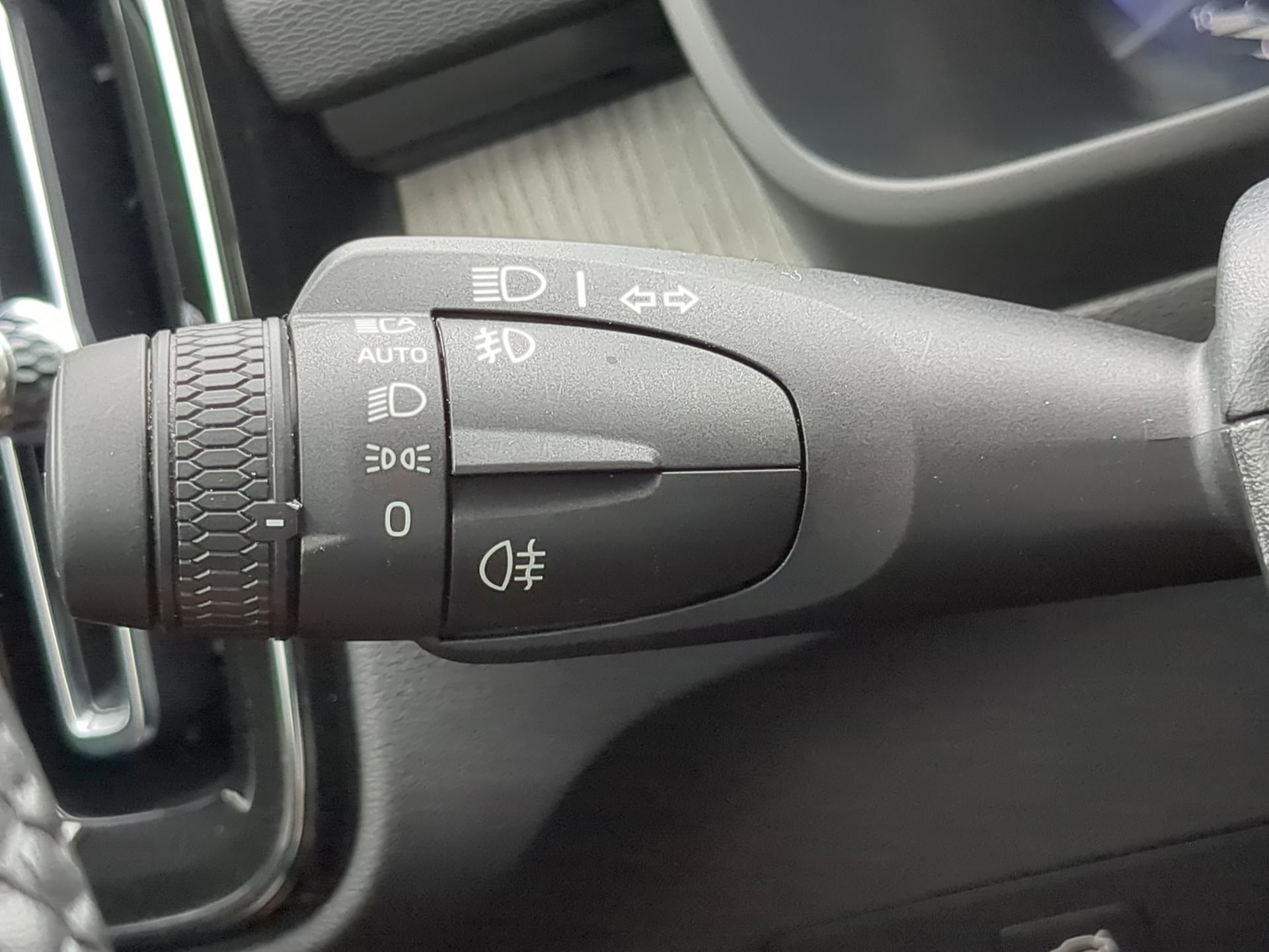 Used 2026 Volvo XC40 B5 Plus AWD/4WD image 65