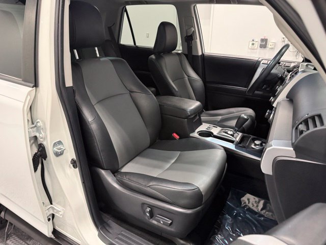 Used 2021 Toyota 4Runner SR5 Premium w/ Moonroof Package AWD/4WD image 34