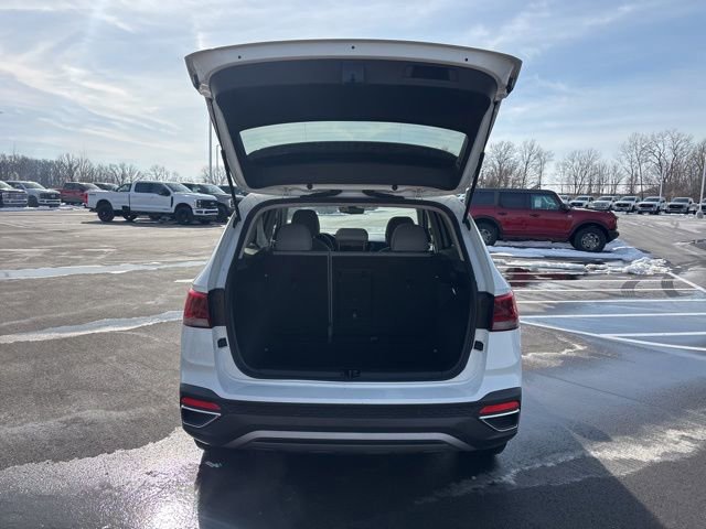 Used 2024 Volkswagen Taos SE image 9