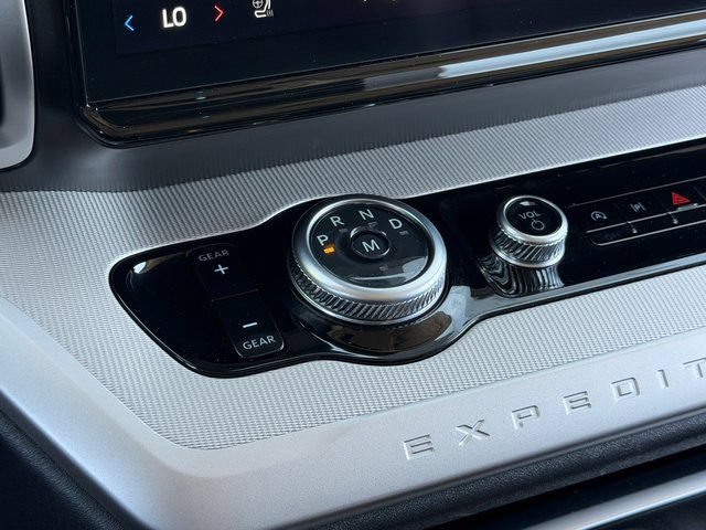 Certified 2025 Ford Expedition Active AWD/4WD image 21