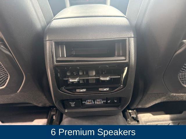 Used 2023 Jeep Grand Cherokee Limited w/ Black Appearance Package RWD image 17