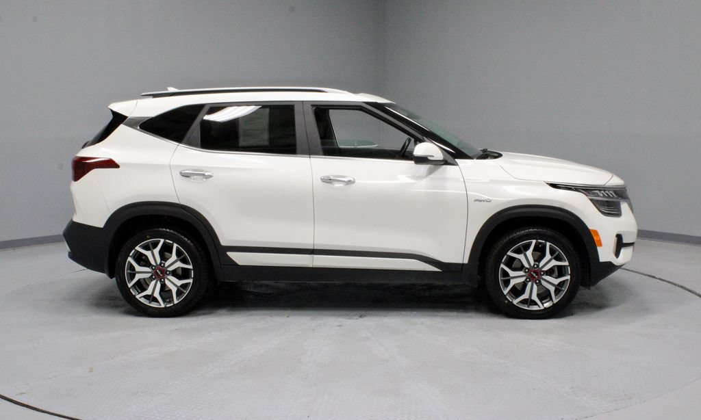 Used 2023 Kia Seltos SX w/ SX Sunroof Package AWD/4WD image 14