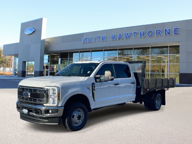 Certified 2024 Ford F350 XL w/ XL Chrome Package AWD/4WD image 3