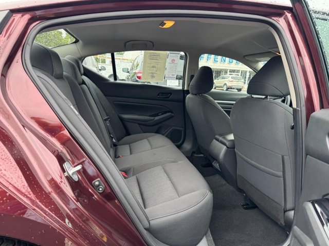 Used 2023 Nissan Altima 2.5 SV FWD image 10
