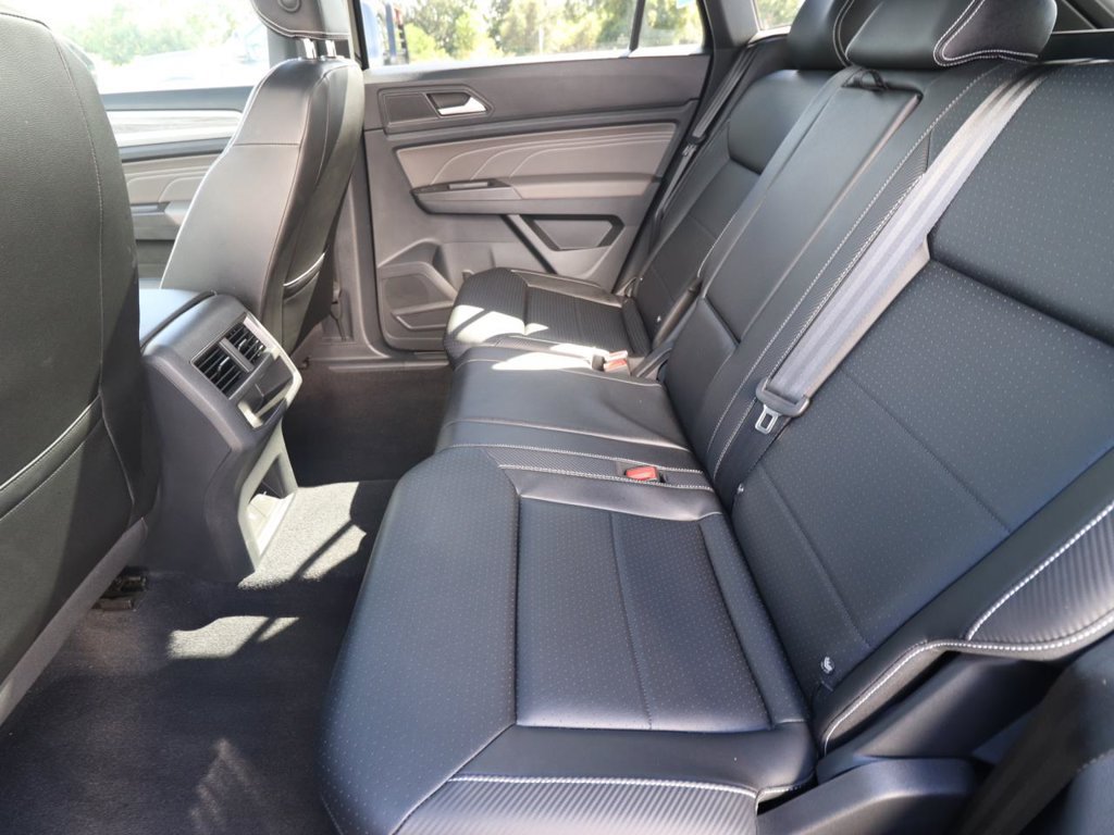 Used 2023 Volkswagen Atlas Cross Sport SE w/ Panoramic Sunroof Package FWD image 12