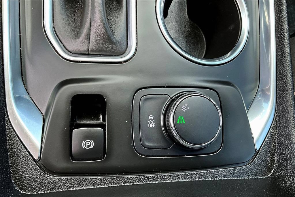 Used 2021 Chevrolet Traverse LS FWD image 17