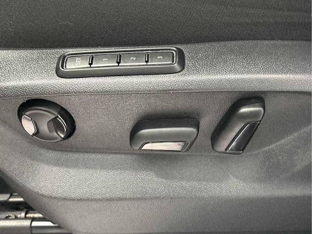 Used 2022 Volkswagen Atlas SEL AWD/4WD image 34