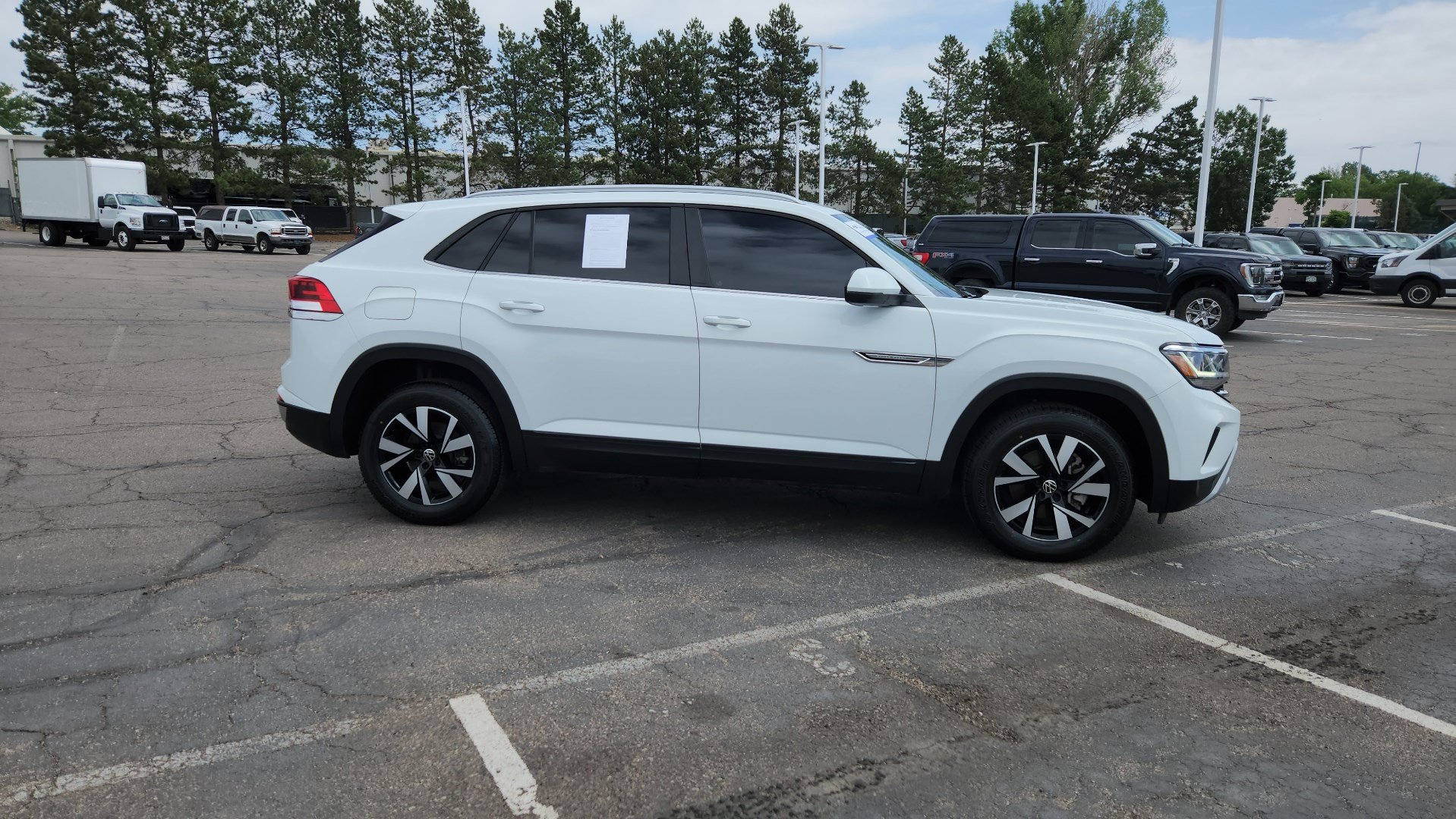 Used 2022 Volkswagen Atlas Cross Sport SE FWD image 14