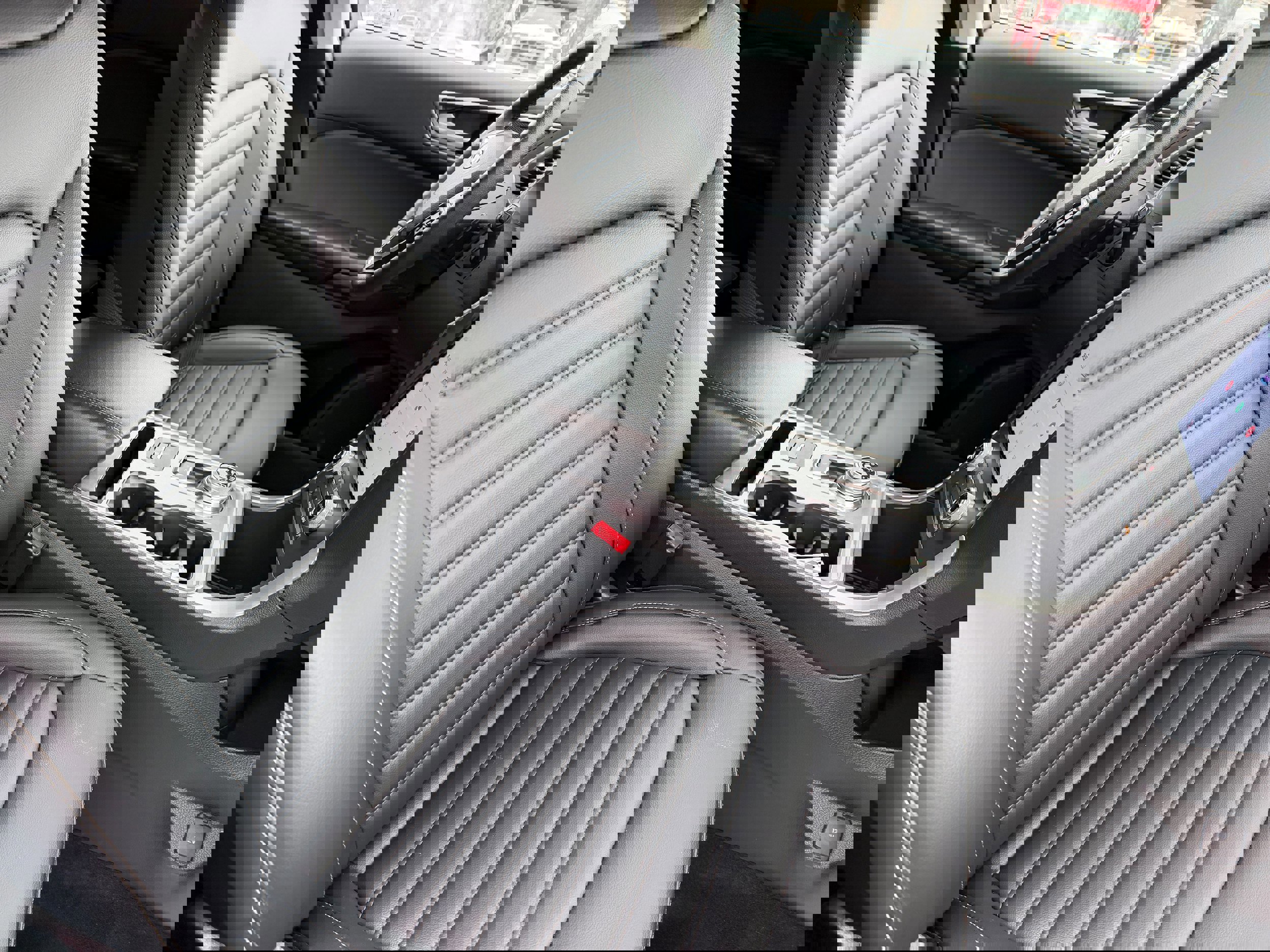 Certified 2024 Ford Edge SEL w/ Convenience Package image 25