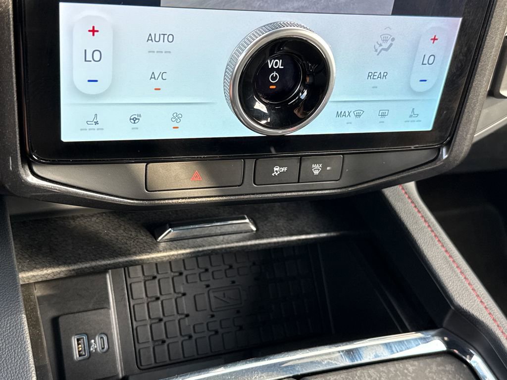 Certified 2023 Ford Expedition Limited image 24