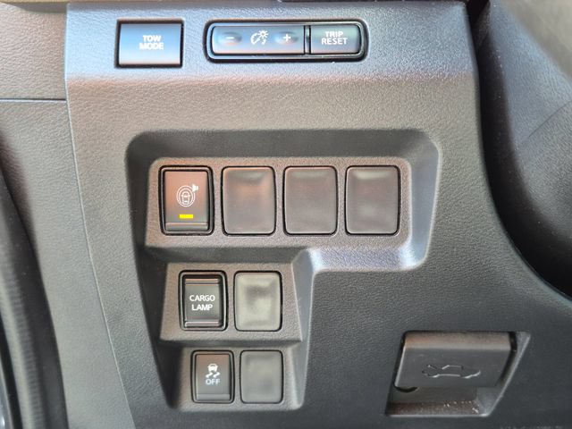 Used 2022 Nissan Frontier SV w/ Technology Package RWD image 14