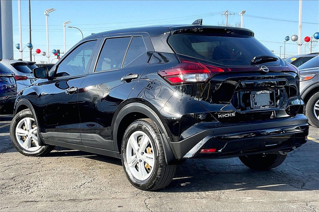 Used 2022 Nissan Kicks S image 9