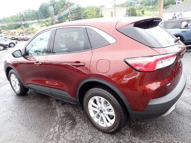 Certified 2021 Ford Escape SE w/ Cold Weather Package AWD/4WD image 4