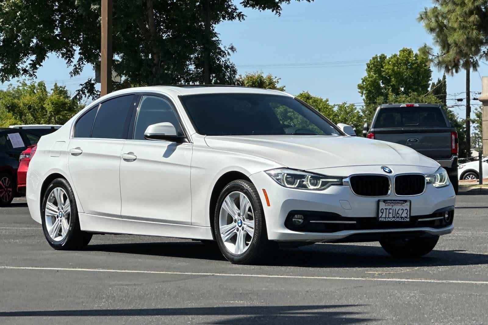Used 2018 BMW 330i Sedan RWD image 10