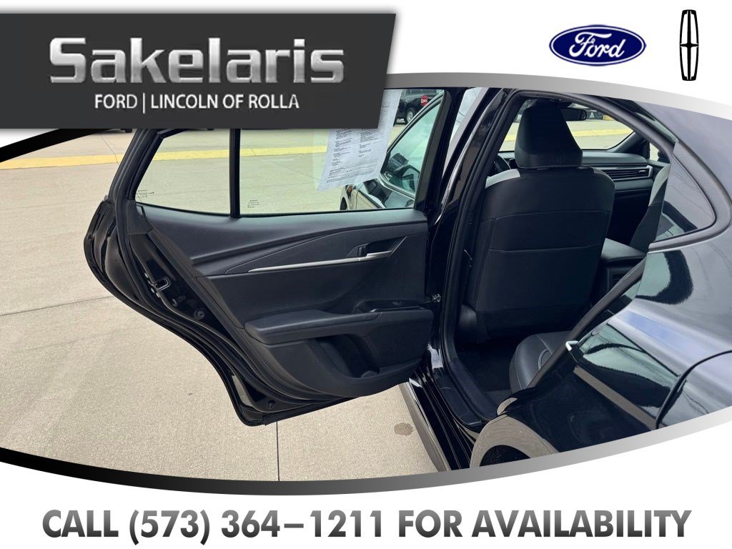 Used 2025 Toyota Camry SE FWD image 31