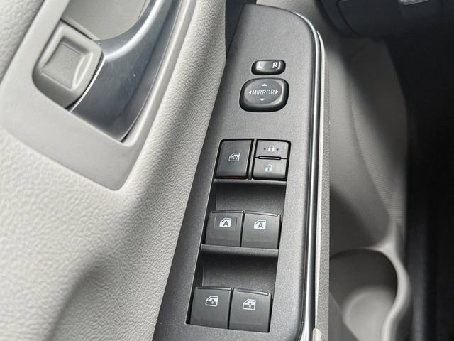 Used 2017 Toyota Camry SE image 7