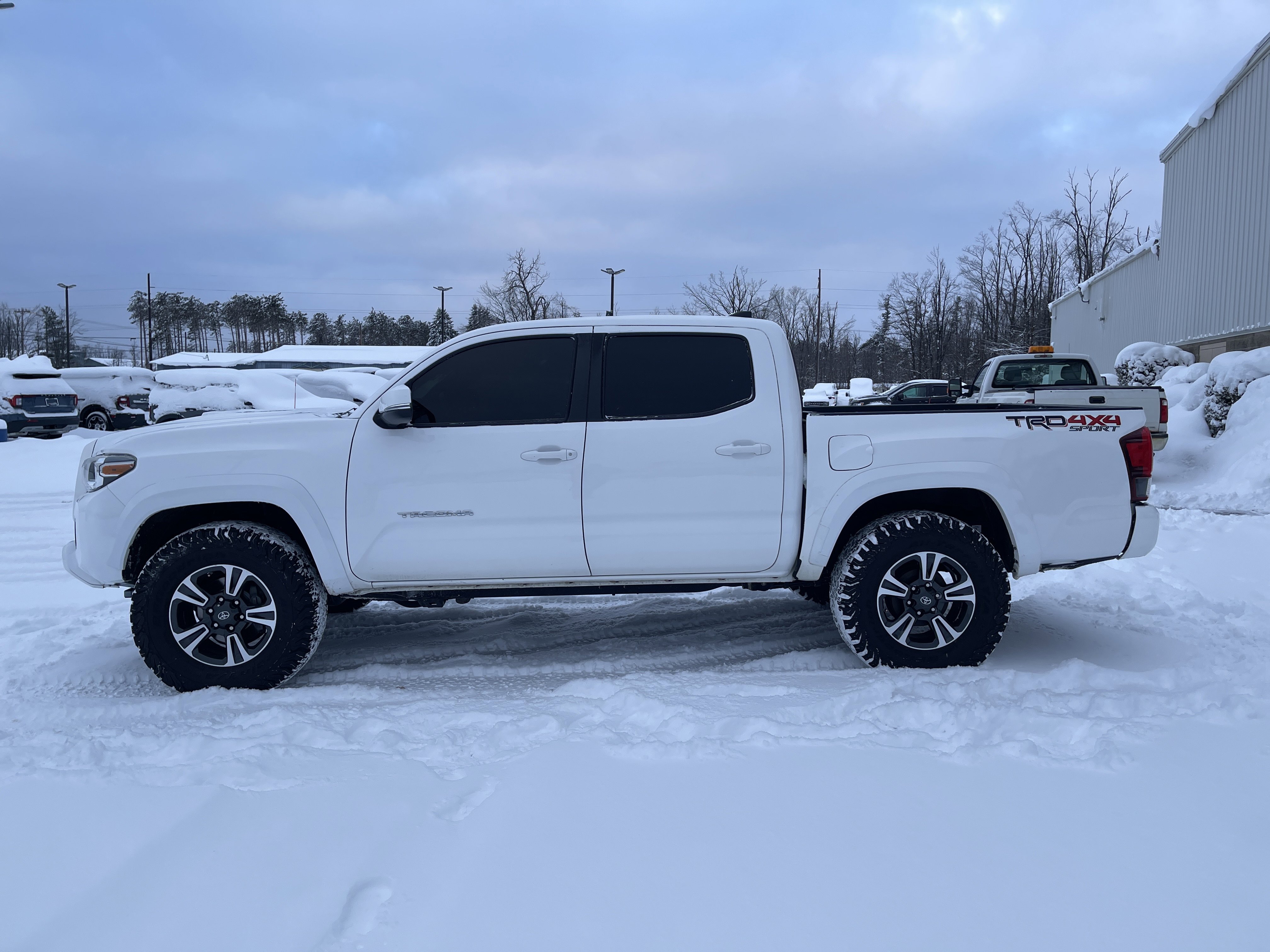 Used 2019 Toyota Tacoma TRD Sport image 7