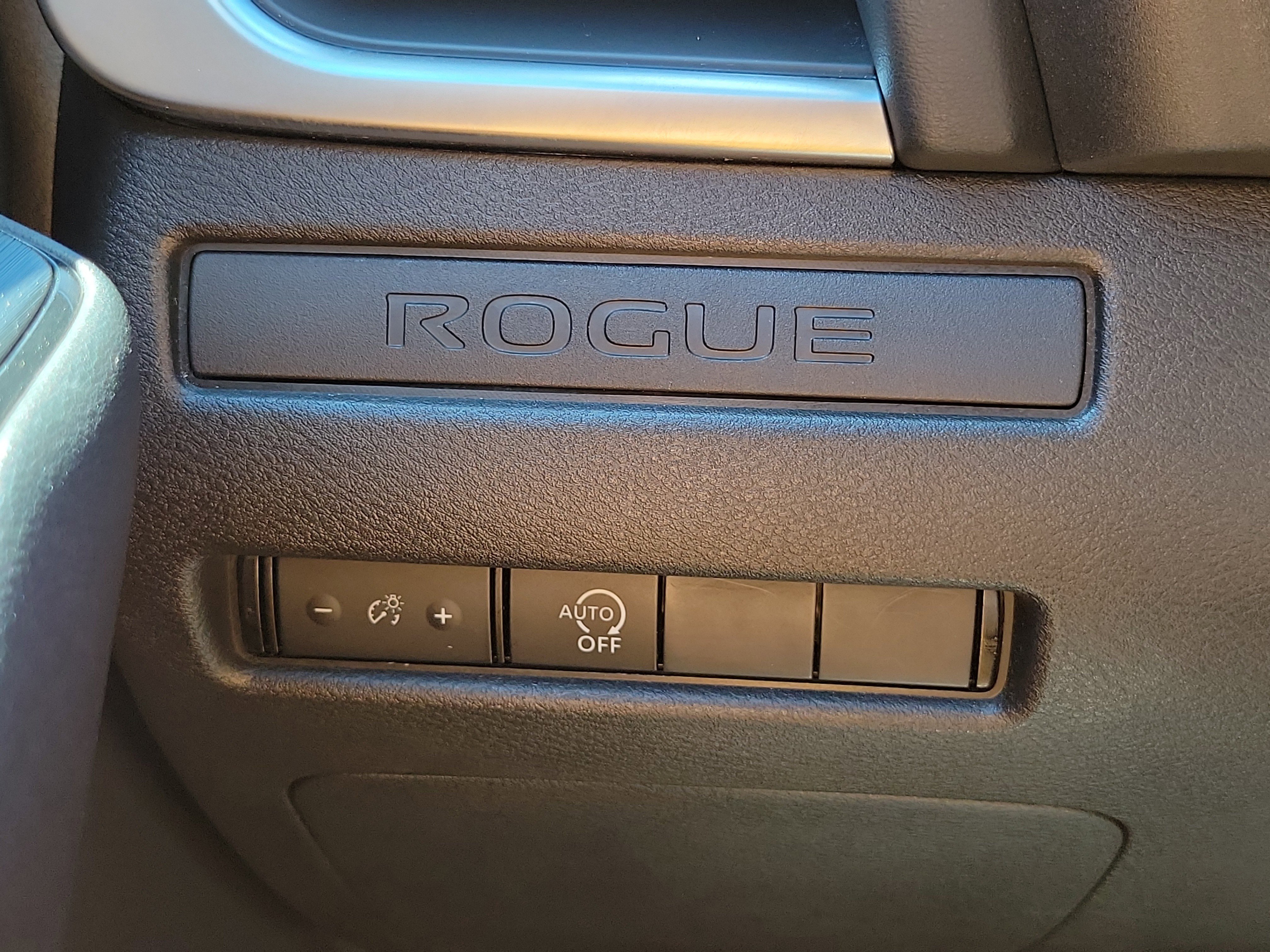 Used 2024 Nissan Rogue S FWD image 28