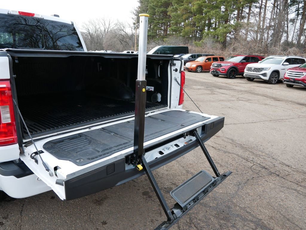 Certified 2022 Ford F150 XLT w/ Equipment Group 302A High image 10