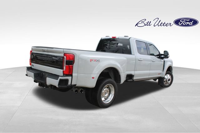 Certified 2025 Ford F450 Platinum w/ FX4 Off-Road Package AWD/4WD image 5