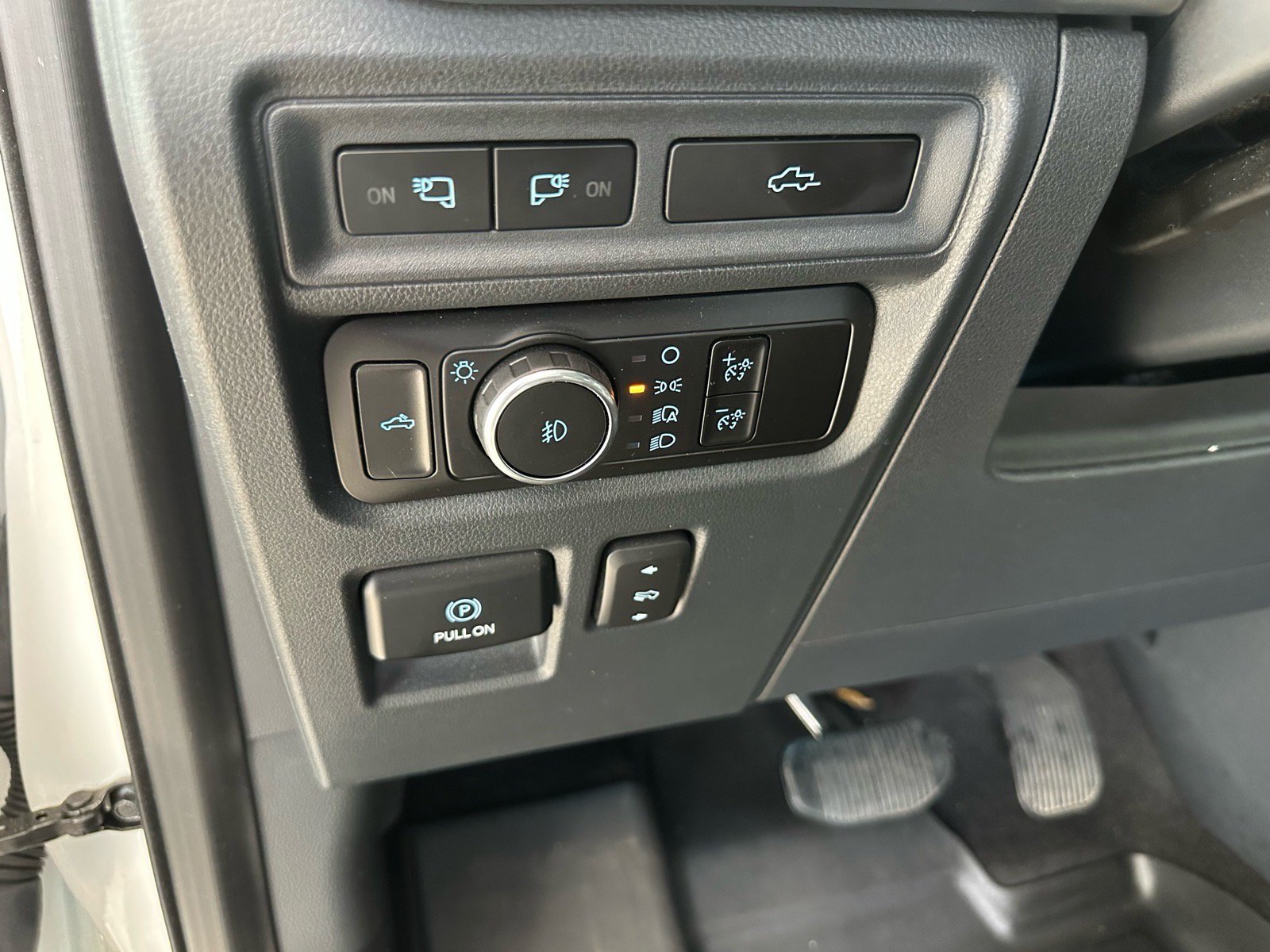 Certified 2023 Ford F150 Lariat w/ Trailer Tow Package AWD/4WD image 30