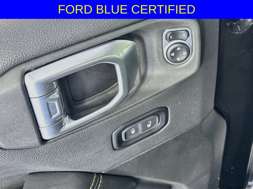 Used 2025 Jeep Wrangler Unlimited Sahara AWD/4WD image 20
