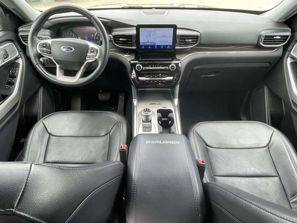 Certified 2022 Ford Explorer Limited w/ Equipment Group 301A RWD image 11