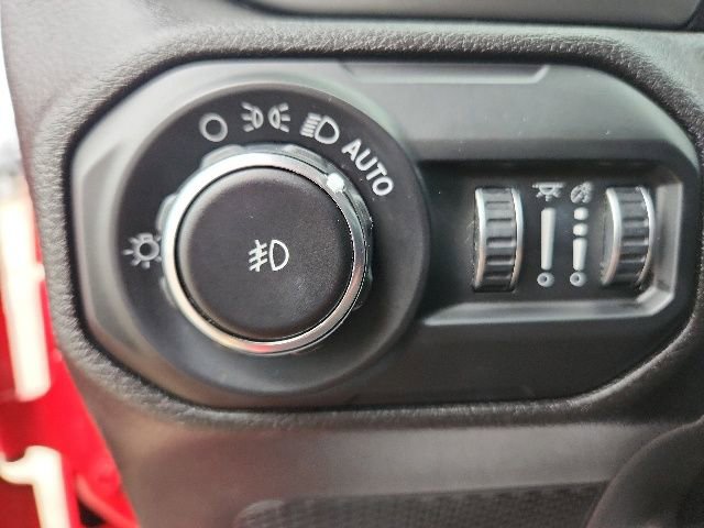 Used 2020 Jeep Wrangler Unlimited Sahara AWD/4WD image 24