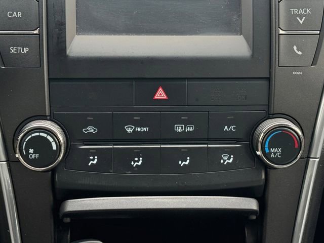 Used 2017 Toyota Camry SE image 4