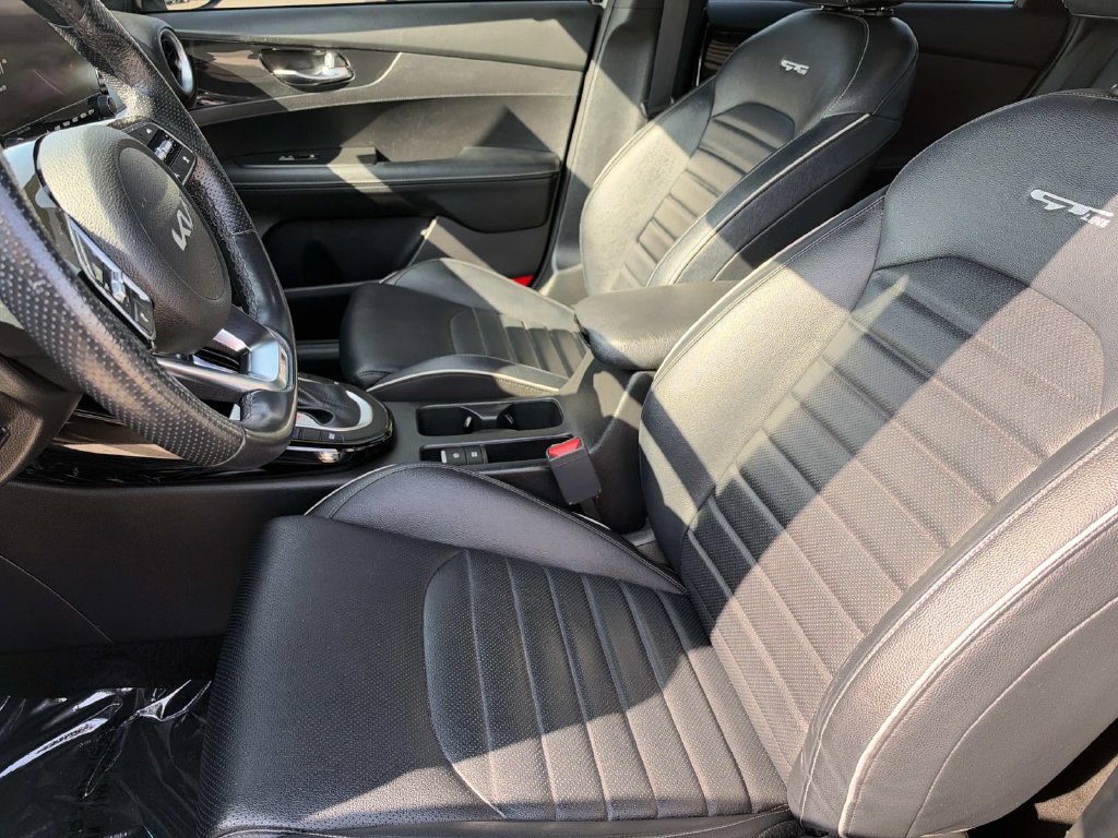 Used 2023 Kia Forte GT-Line w/ GT-Line Premium Package FWD image 21