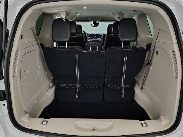 Used 2024 Chrysler Pacifica Limited FWD image 17