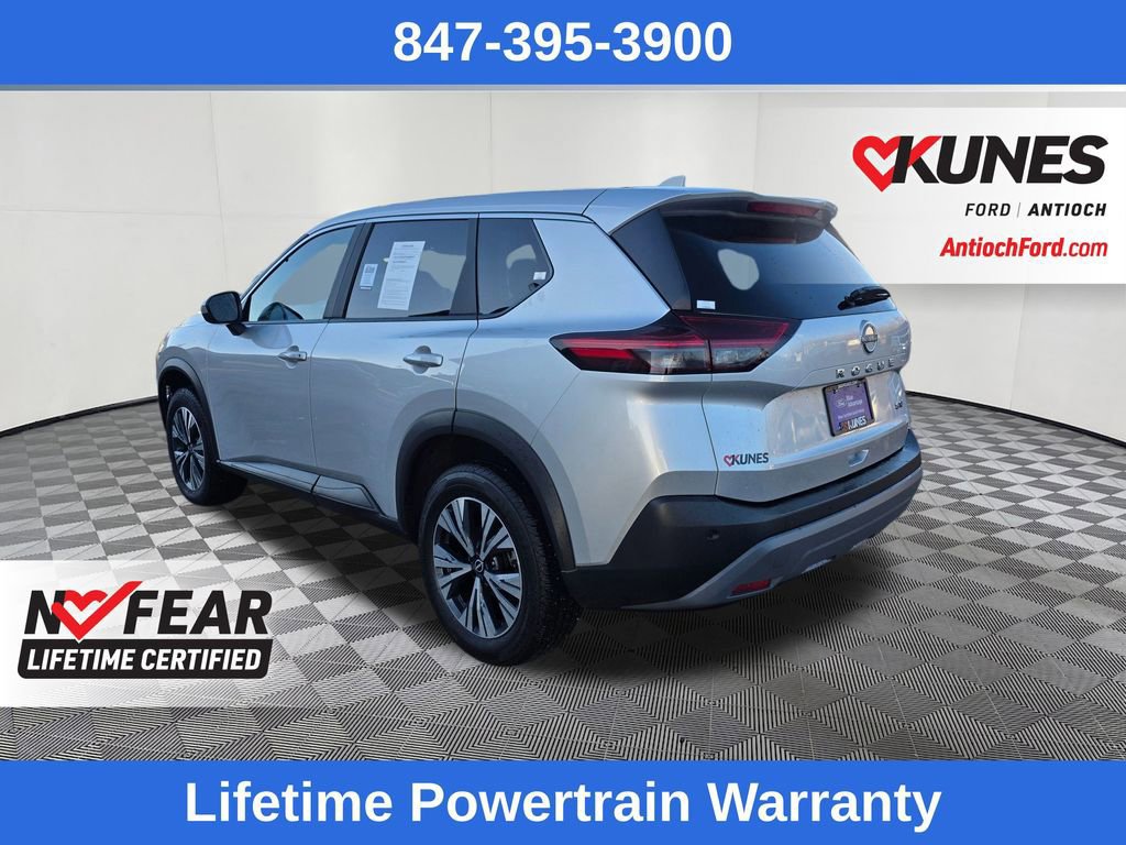 Used 2023 Nissan Rogue SV image 3