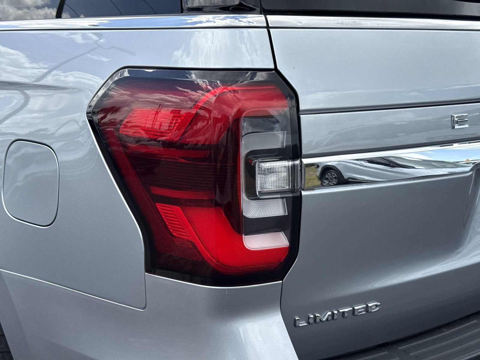 Certified 2024 Ford Expedition Max Limited RWD image 11
