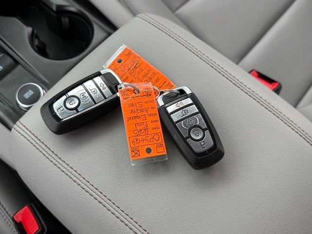Certified 2025 Ford Explorer Active w/ Active Comfort Package AWD/4WD image 6