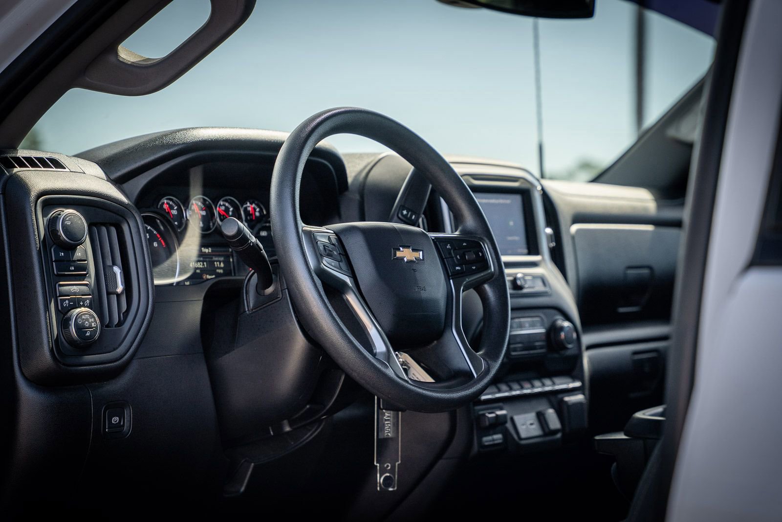 Used 2022 Chevrolet Silverado 2500 Custom w/ Custom Value Package image 19