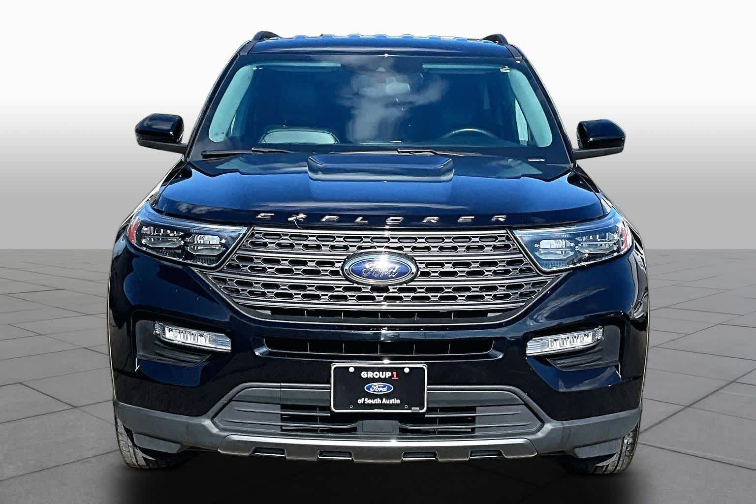 Certified 2024 Ford Explorer XLT RWD image 4