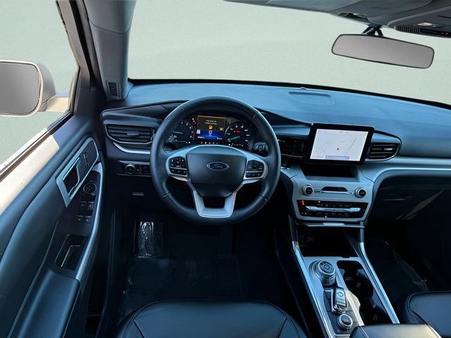 Certified 2022 Ford Explorer XLT w/ Equipment Group 202A AWD/4WD image 7