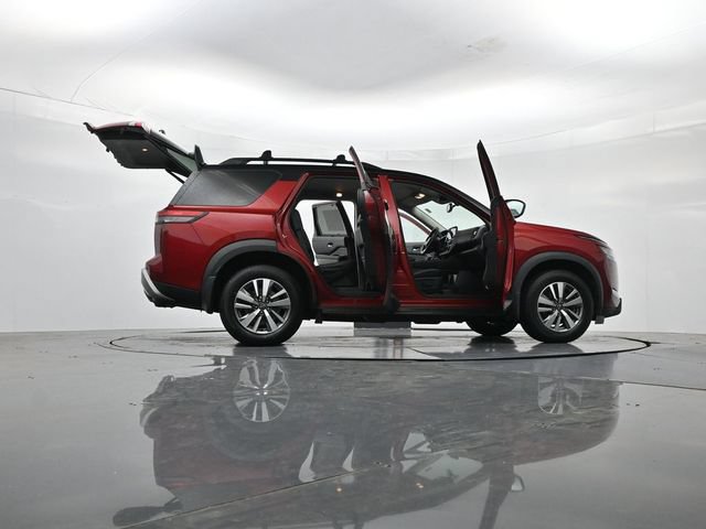 Used 2022 Nissan Pathfinder SL AWD/4WD image 54