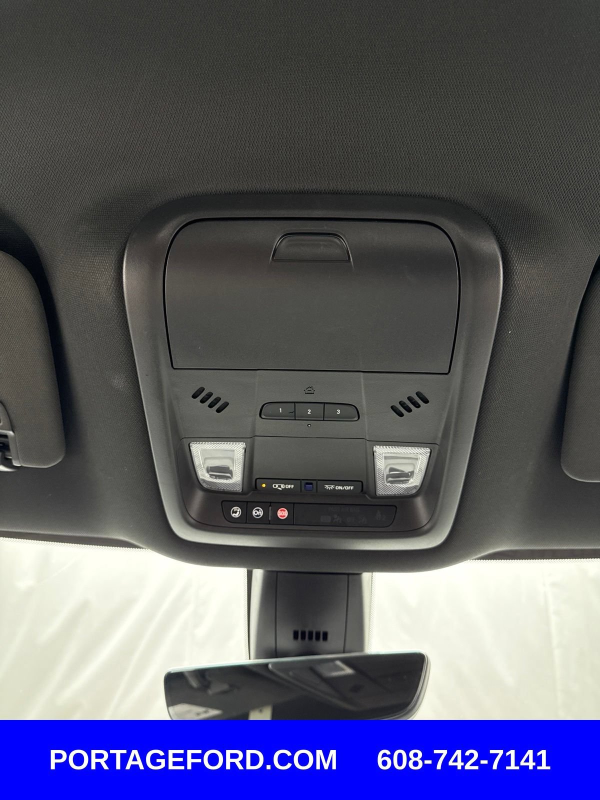 Used 2024 Buick Enclave Premium AWD/4WD image 25