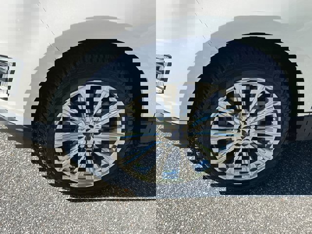 Certified 2017 Ford Edge Titanium w/ Equipment Group 301A image 11