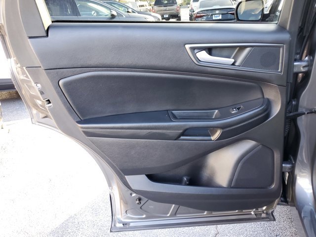 Certified 2022 Ford Edge SE w/ Black Appearance Package image 11