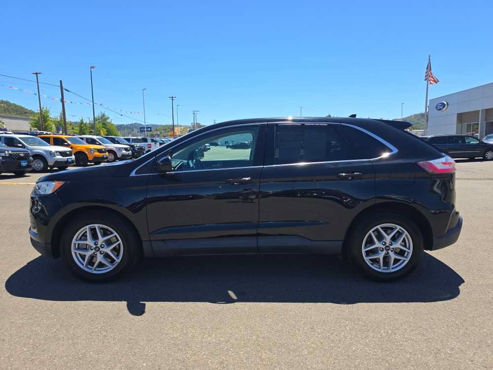 Certified 2021 Ford Edge SEL w/ Cargo Accessory Package AWD/4WD image 2