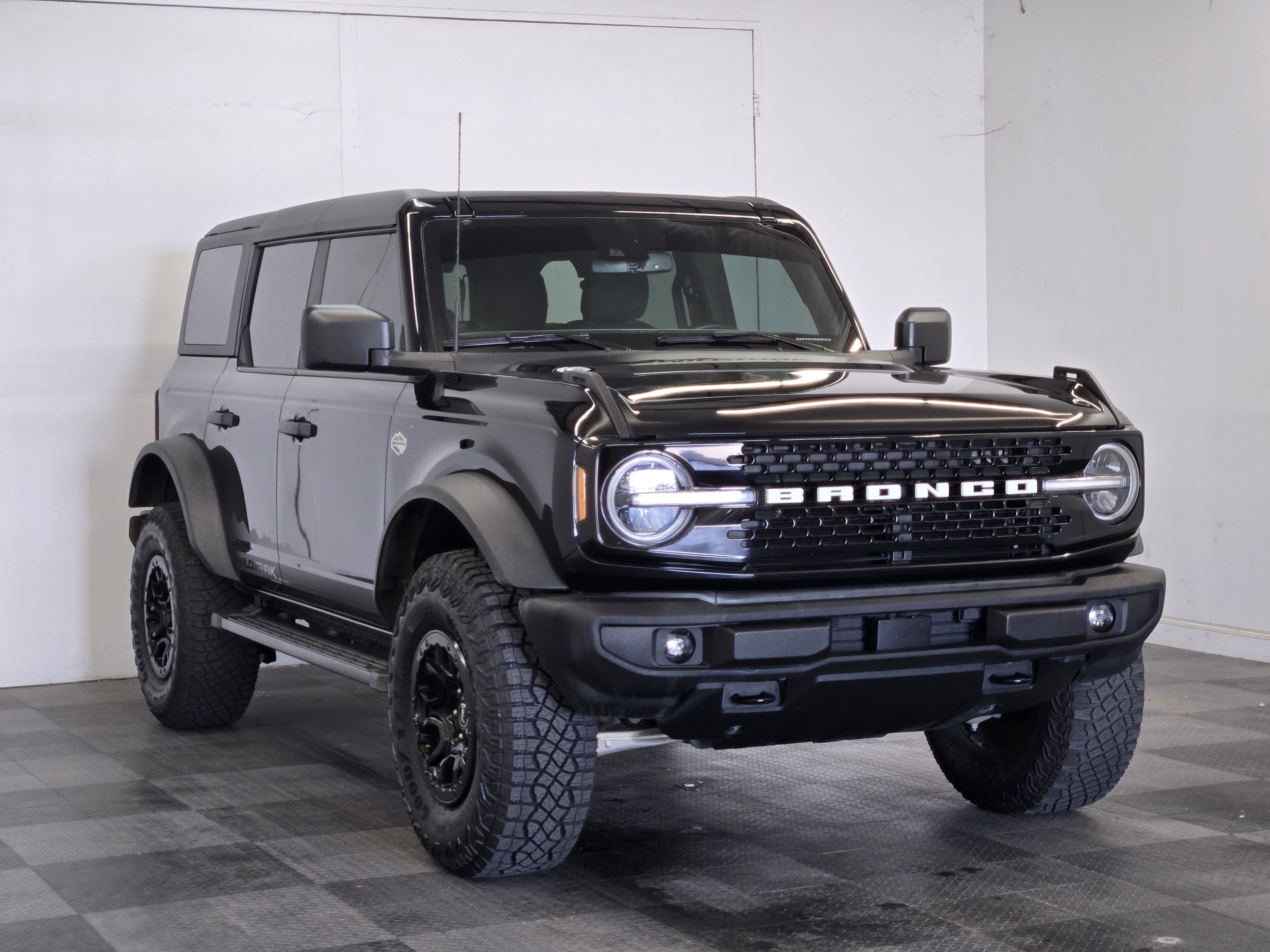 Certified 2022 Ford Bronco Wildtrak AWD/4WD image 2