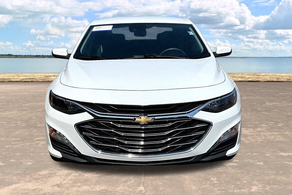 Used 2023 Chevrolet Malibu LT FWD image 2