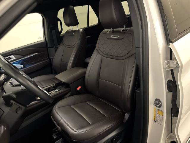 Certified 2025 Ford Explorer Platinum w/ Ultimate Package image 18