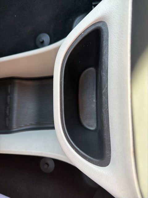 Used 2023 Chrysler Pacifica Touring-L image 17