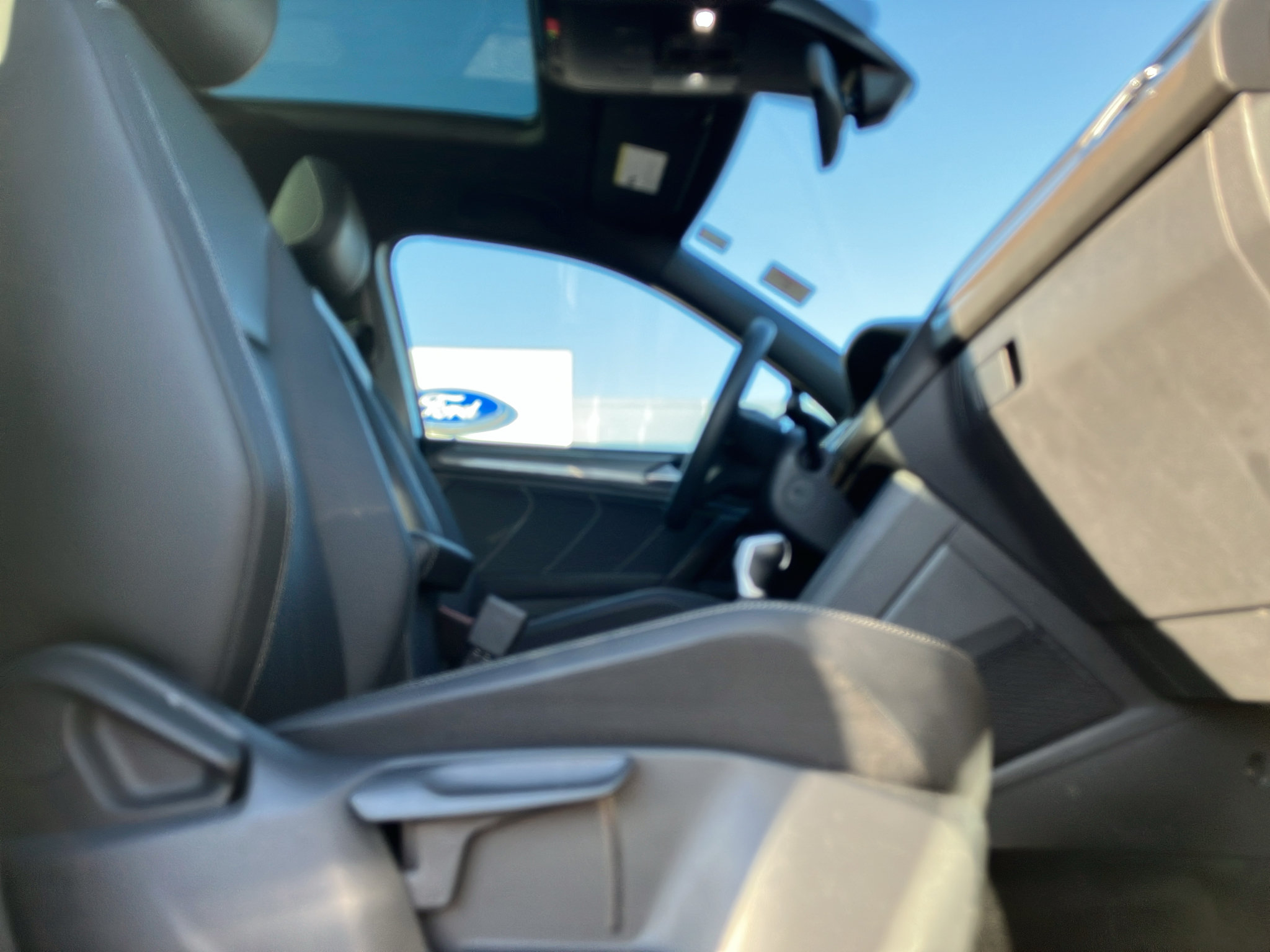 Used 2023 Volkswagen Tiguan SE R-Line FWD image 39
